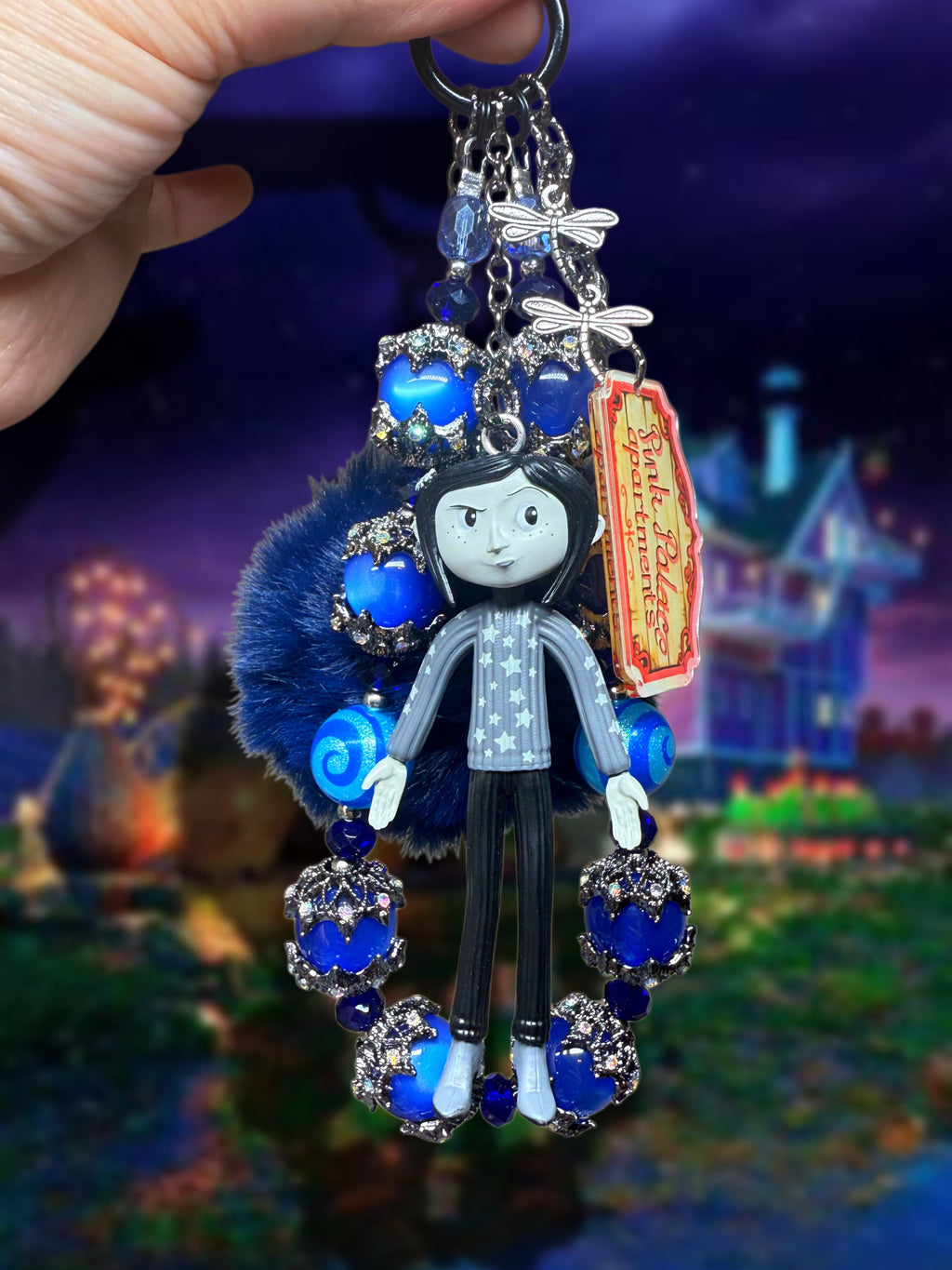 B&W coraline charm 💙🌀