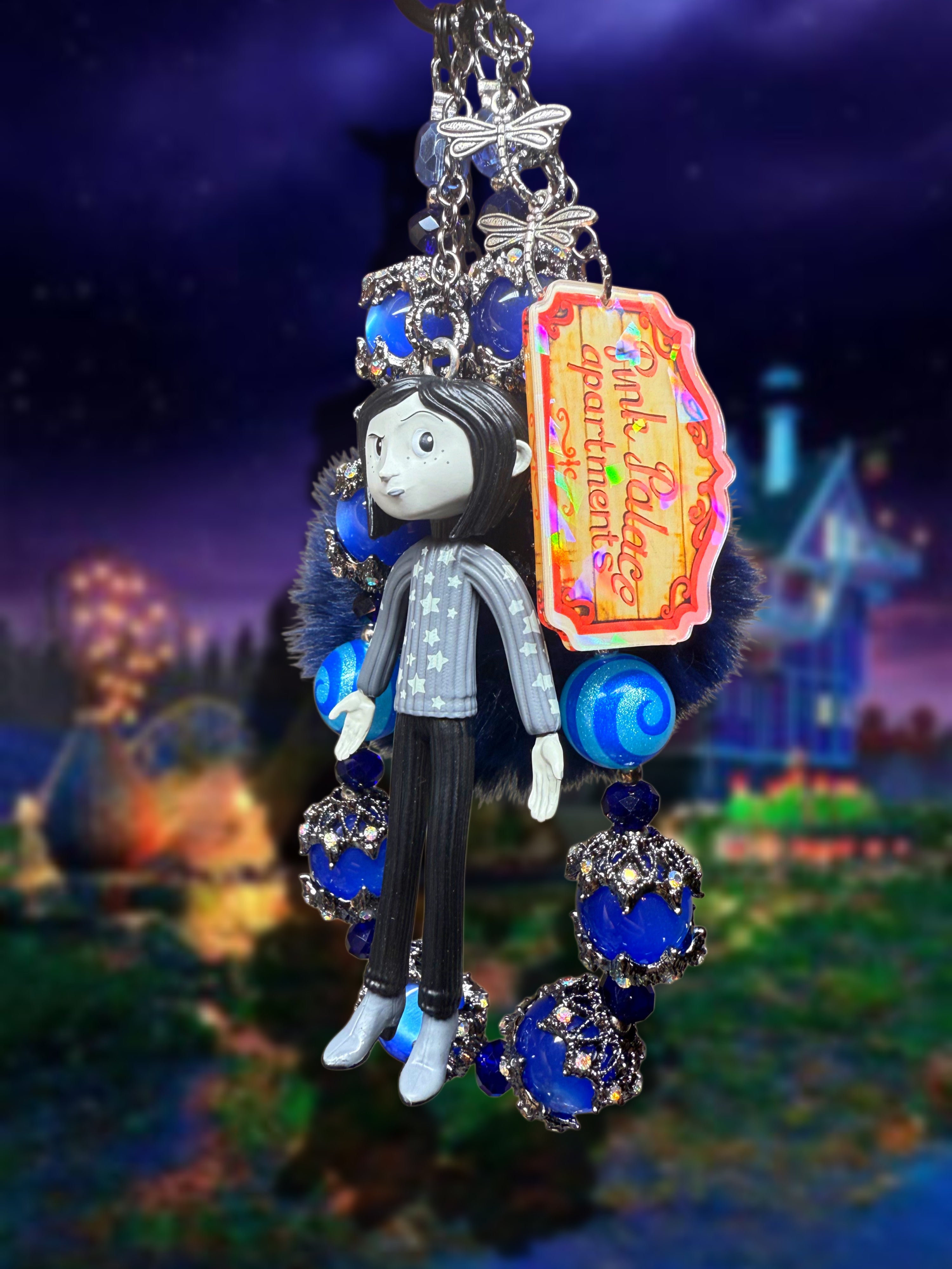 B&W coraline charm 💙🌀