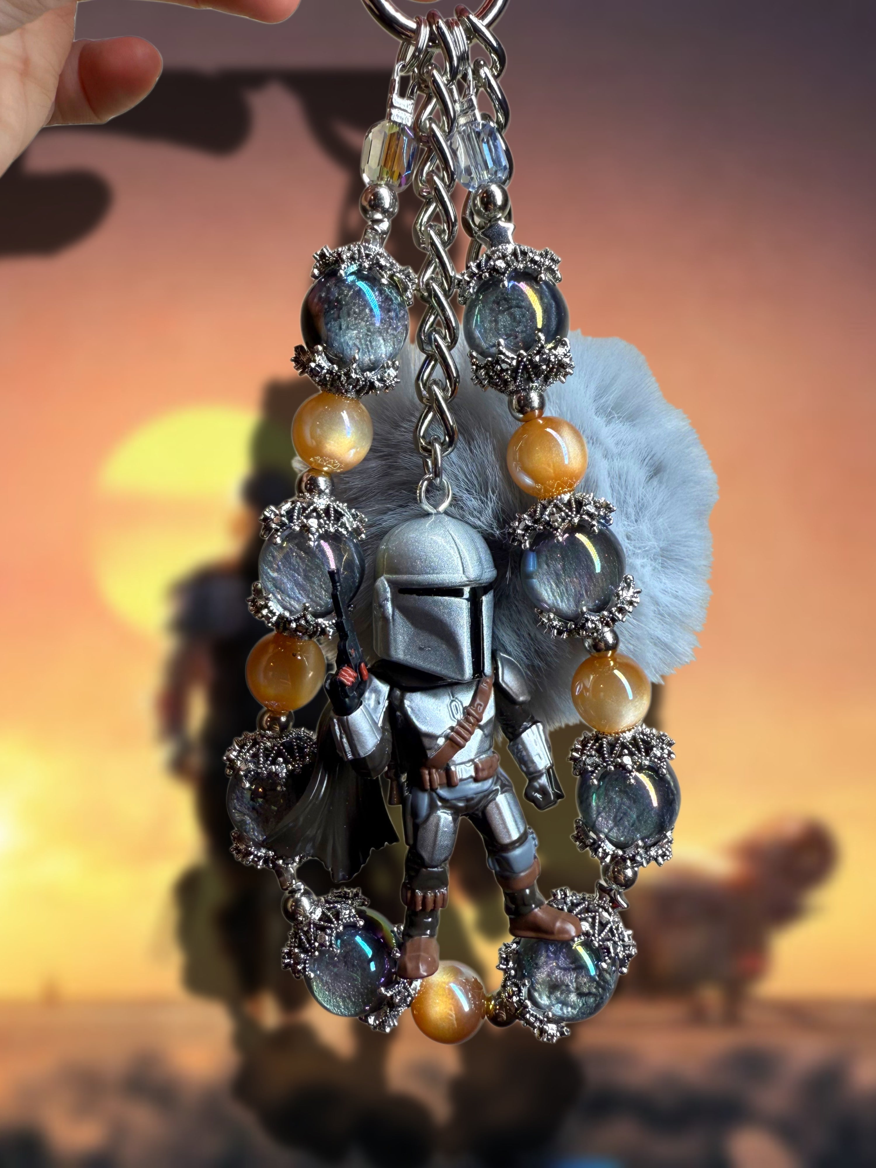 Mando metal fig charm ✨