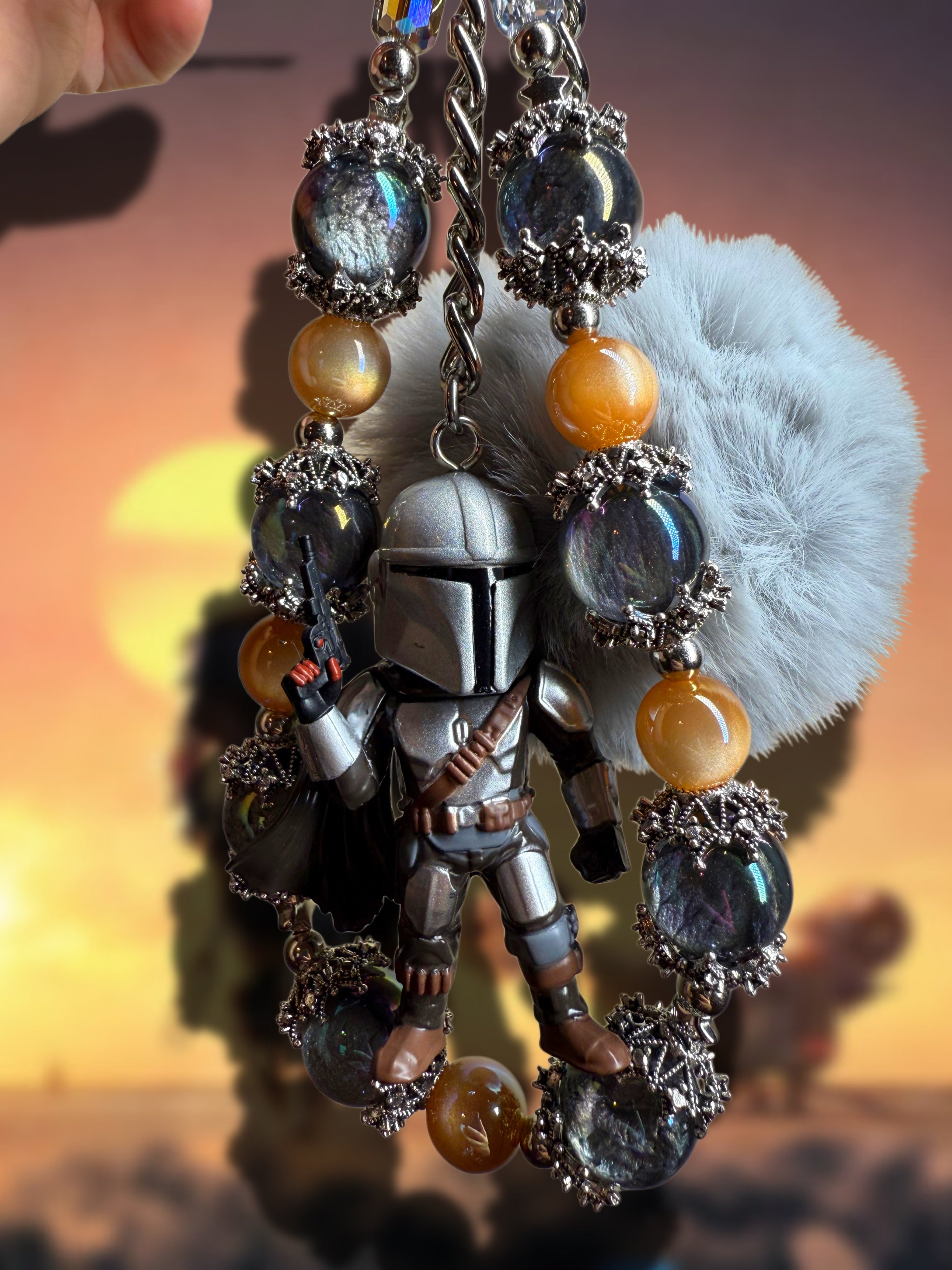 Mando metal fig charm ✨