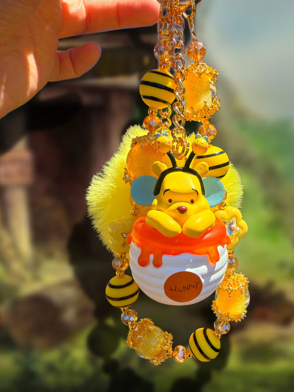 Hunny bee Pooh charm 🐝✨