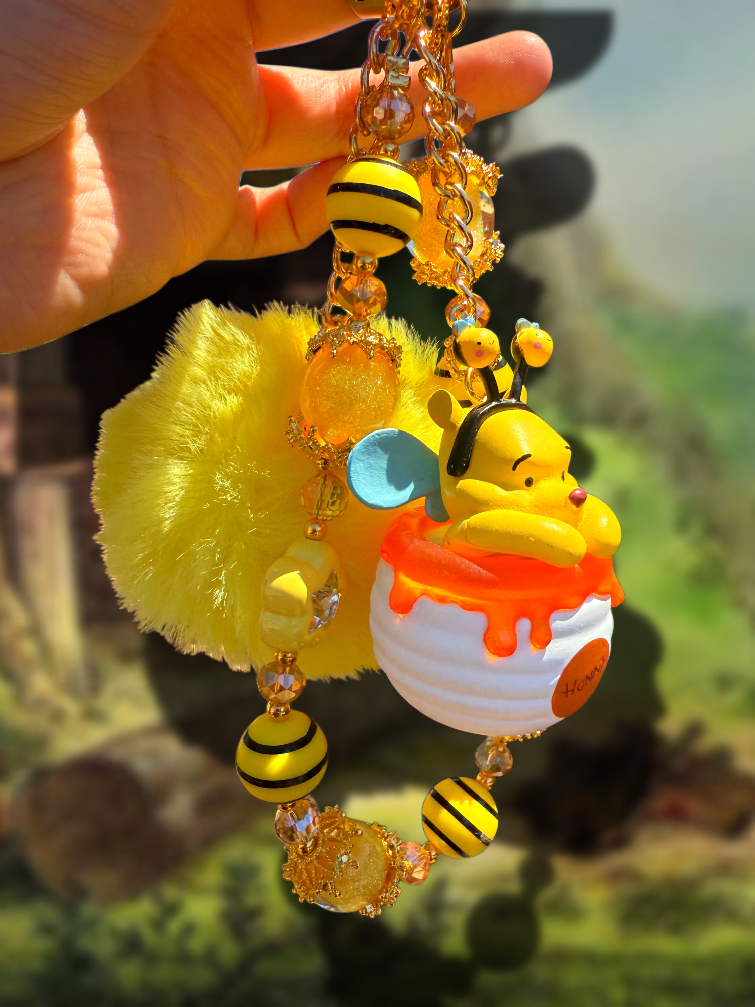 Hunny bee Pooh charm 🐝✨